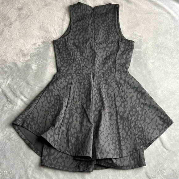 🎯Rare NWOT Varley Tennis Dress Shadow Animal Size Small - Picture 8 of 16